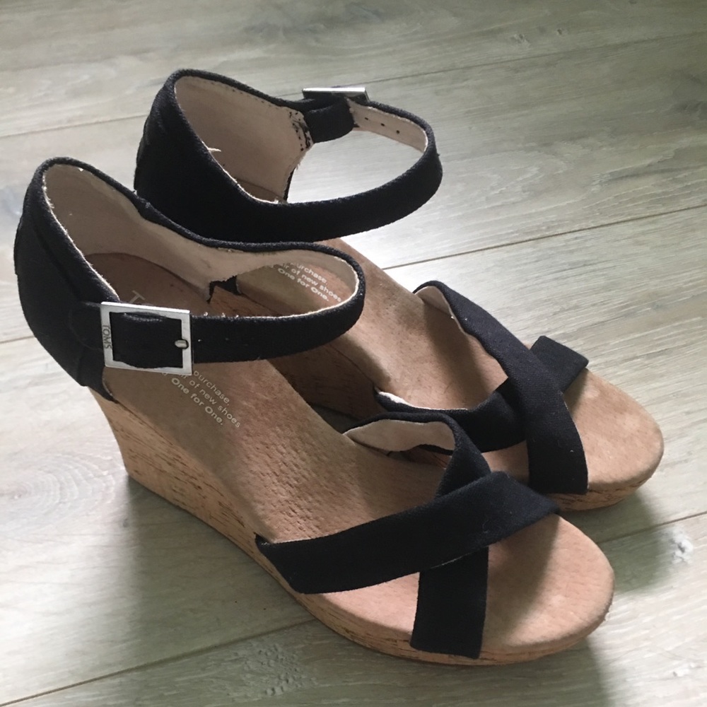 Toms wedges
